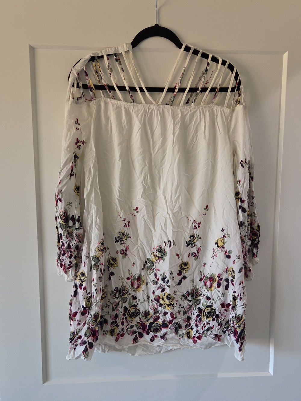 entro White Floral Dress with Yellow and Burgundy Flowers